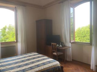Hotel Villa Conte Riccardi - Rocca D'Arazzo - 4