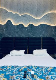 Radha Madhavam Luxurious Boutique Stay - Mathura - 5