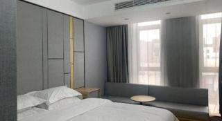 Greentree Inn Shanghai Middle Xinfu Road Huazhi Road Business Hotel - Shanghai - 1