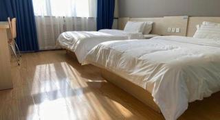 7 Days Inn Hami Baofeng Market - Hami - 1