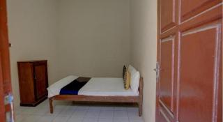 SPOT ON 92902 Sunyoto Homestay Syariah - Pekanbaru - 2