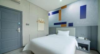 Pai Hotel Guiyang Daximen West Zhongshan Metro Station - Guiyang - 1