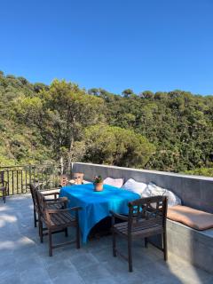 Solo Traveler's All-Inclusive Haven - 8