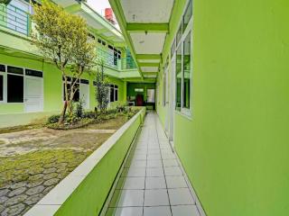 SPOT ON 91325 Pondok Hijau Guest House Syariah - Bandung - 5