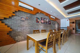 Hotel Vanna Angeles City Pampanga by RedDoorz - Ángeles - 1