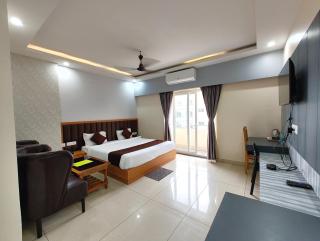 HOTEL SHREE GAJANANA PURI Near Jagananath Temple & Puri Beach #Fully Air Conditioning #Restaurant #Free Wi-Fi #Parking #Room Service #Best Hotel In Puri - Puri - 4