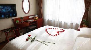 GreenTree Inn Bole Wanxianghui Express Hotel - Dalt - 2