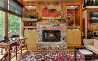 Lake Escape - Lounge with Scenic Lake Views - 3
