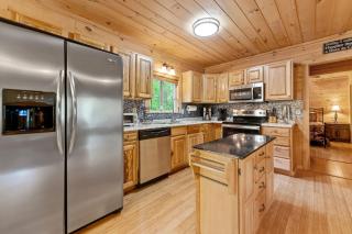 Firefly Cabin - Hot Tub Firepit Pet Friendly - 8
