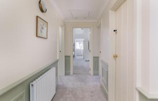 NEW JULY 2025 - Grand Clifftop Duplex with Panoramic Views, Games Room & Stylish Interiors in Shanklin Old Village - 5