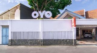 SUPER OYO 890 Dewi Fortuna Guest House - Yogyakarta - 5