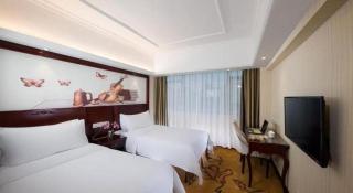 Vienna Hotel Shenzhen Pinghu Shuangyong Street Metro Station - Tiantangwei - 1