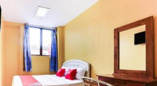 OYO 89406 Lucky Budget Hotel - Nilai - 2