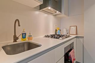 EQ Tower Ultra Modern 2BR CBD Base Mel Central - Melbourne - 8