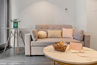 EQ Tower Ultra Modern 2BR CBD Base Mel Central - 3