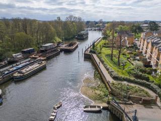 Serenity by the Water 3-Bed London 2x parking space - Isleworth - 6