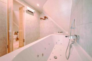 At Home - Chambre d'hôte avec jacuzzi et chalets dans les bois - Gesves - 5