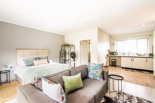 Robyns Nest Self Catering Studio Cottage No2 - Kloof - 9