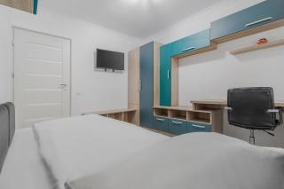 Gold and Grey Apartment - Oradea - 3
