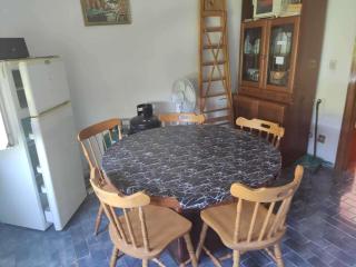 3 bed - Sleeps 6 - Mountain View - Parking - Pets - 4