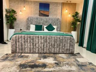 Elysium Tower Signature Stay Luxury Serviced Apartments Opposite Centaurus Mall Islama - Islamabad - 2
