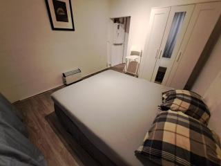 Appartement chambre et salon RDC - 1