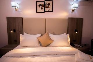 Marchforte Courtyard Hotel & Suites - Ibadan - 3