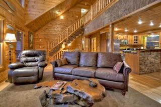 Bar 5 Cabin Beautiful views soothing hot tub outdoor living and more - Cherry Log - 1