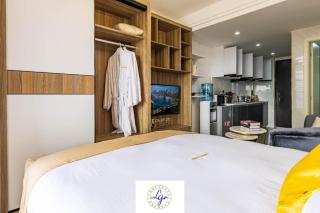classy studio apartment in kilimani with fully equipped gym and balcony which breathtaking city views - Nairobi - 0