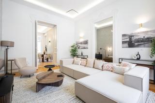 Crystal Cove 2-BDR Apartment - 9