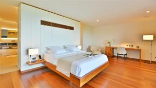 Contemporary Villa on a Hillside - Marigot - 6