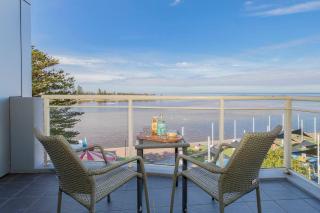 The Entrance Vista - Waterfront Stay with Pool and Spa - The Entrance - 0