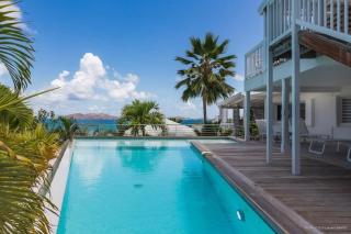 Fresh Summer Villa with Superb View of the Hills - Quartier de Lorient - 0