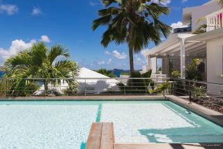 Fresh Summer Villa with Superb View of the Hills - Quartier de Lorient - 9