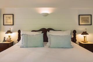 Fresh Summer Villa with Superb View of the Hills - Quartier de Lorient - 6