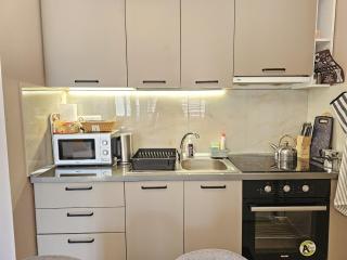 Marina Luxe Stay - Vlora - 5