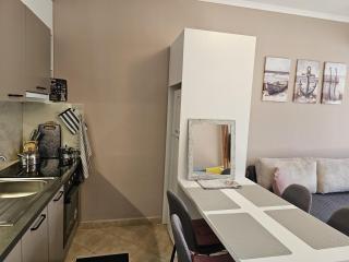 Marina Luxe Stay - Vlora - 1