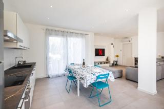 AmazHome - "Piano House" parking and near the beach - 4