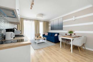 Nadmorski Apartament w Pobierowie z Parkingiem oraz Basenem by Noclegi Renters - 8