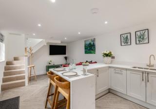 Darnley Lodge - Cobham - 9