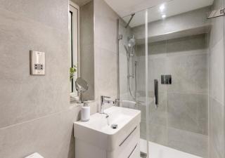 Darnley Lodge - Cobham - 2