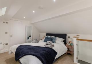 Darnley Lodge - Cobham - 1