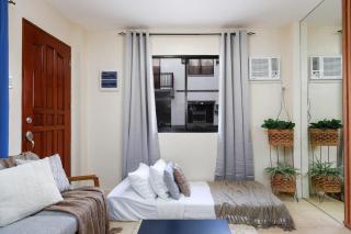 Furnished 3BR Townhouse Near Cebu IT Park with Parking, Fast WiFi, Netflix and More - Cebu City - 1