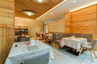 Bepy Hotel Garni - Giustino - 1