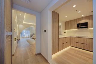 Luxury 3 Bedroom in Green Lakes Tower JLT - 1