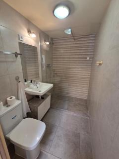 Downtown Apartman - Friends - Győr - 8