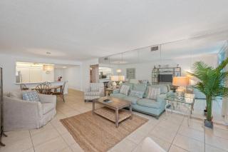 2042 Shoreline Towers – Gulf-View Condo with Free Beach Setup - 7