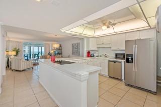 2042 Shoreline Towers – Gulf-View Condo with Free Beach Setup - Destin - 4