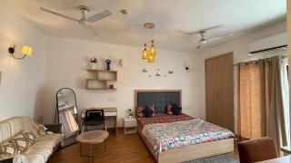The Cozy Stay Entire 1BHK Apartment Sec 168 Golden Palms - Noida - 4