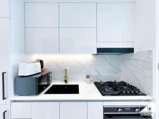 Cozy Studio with Balcony View and Pool l JVC - 6